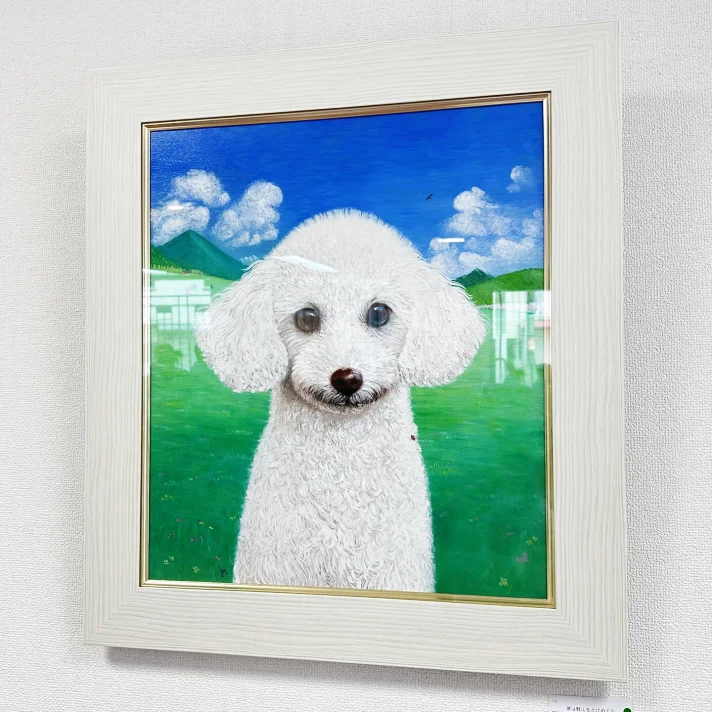 白い犬の絵画